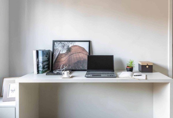 Organização de Cabos: Soluções Criativas para um Setup Impecável