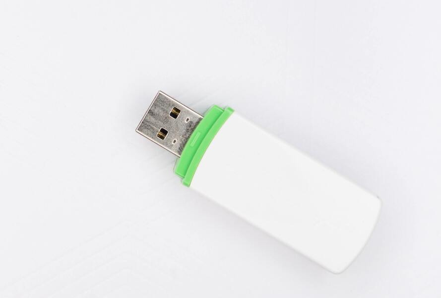 o que significa pendrive corrompido